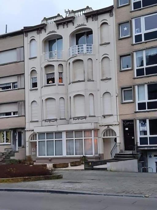 Villa Jean Gezellig Appartement Met Zeezicht Blankenberge Eksteriør billede
